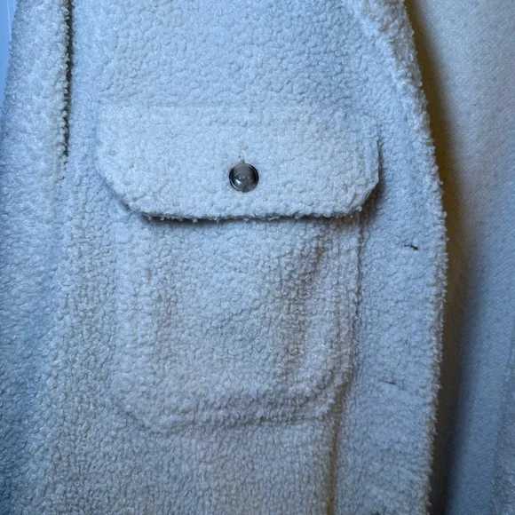 Universal Thread Off-White Sherpa Jacket - Picture 3 of 7